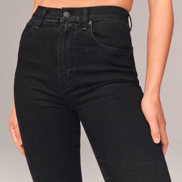NWT Abercrombie and Fitch The Flare Ultra High Rise Jeans Size 33 Short - Picture 5 of 15